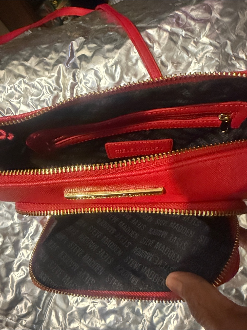 Steve Madden Crossbody Chain - Picture 5 of 7